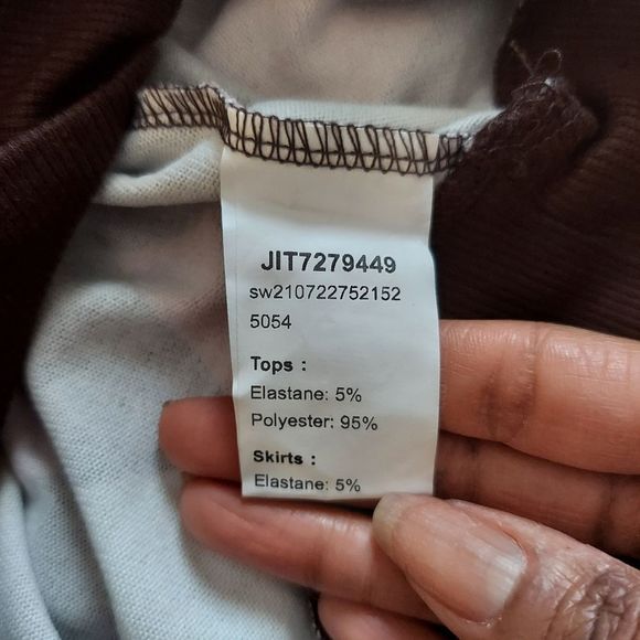 V Neck Argyle Pattern Tee & Skirt - Picture 9 of 10